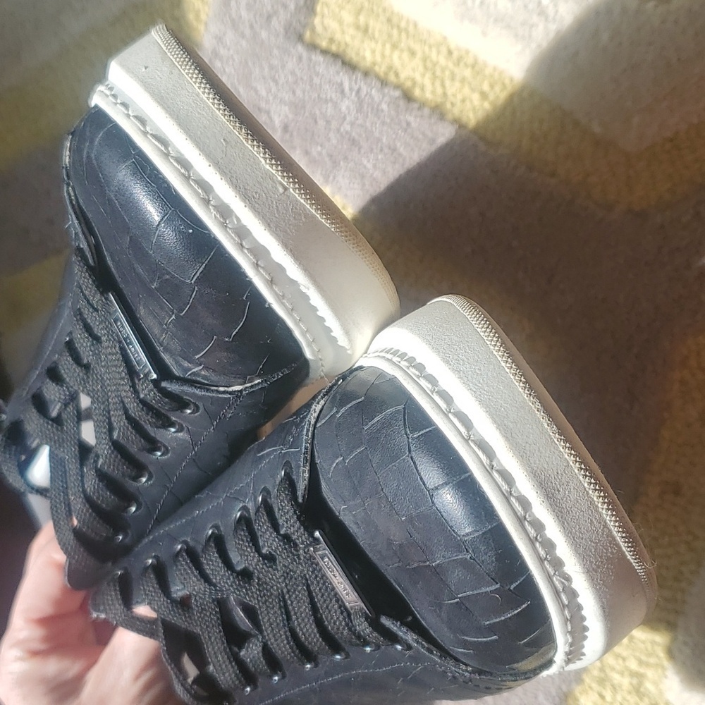 Saint + Sofia Hampsted Sneaker Croc Leather Sneakers - Picture 9 of 10